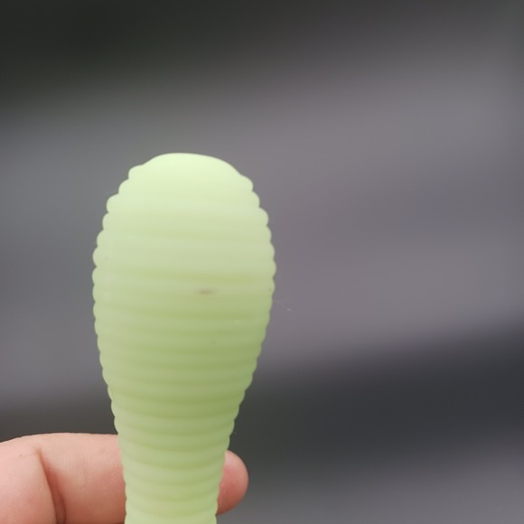 Fenton Lime Uranium Glass Daisy & Button Bell UV Reactive Glows Antique - Picture 11 of 13